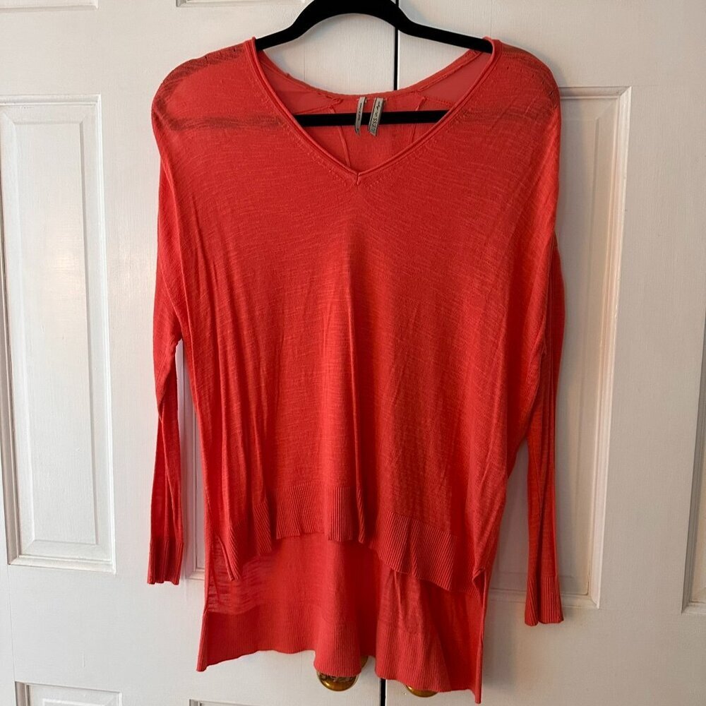 Guess Peach/Orange V Neck Sweater - Size XS
